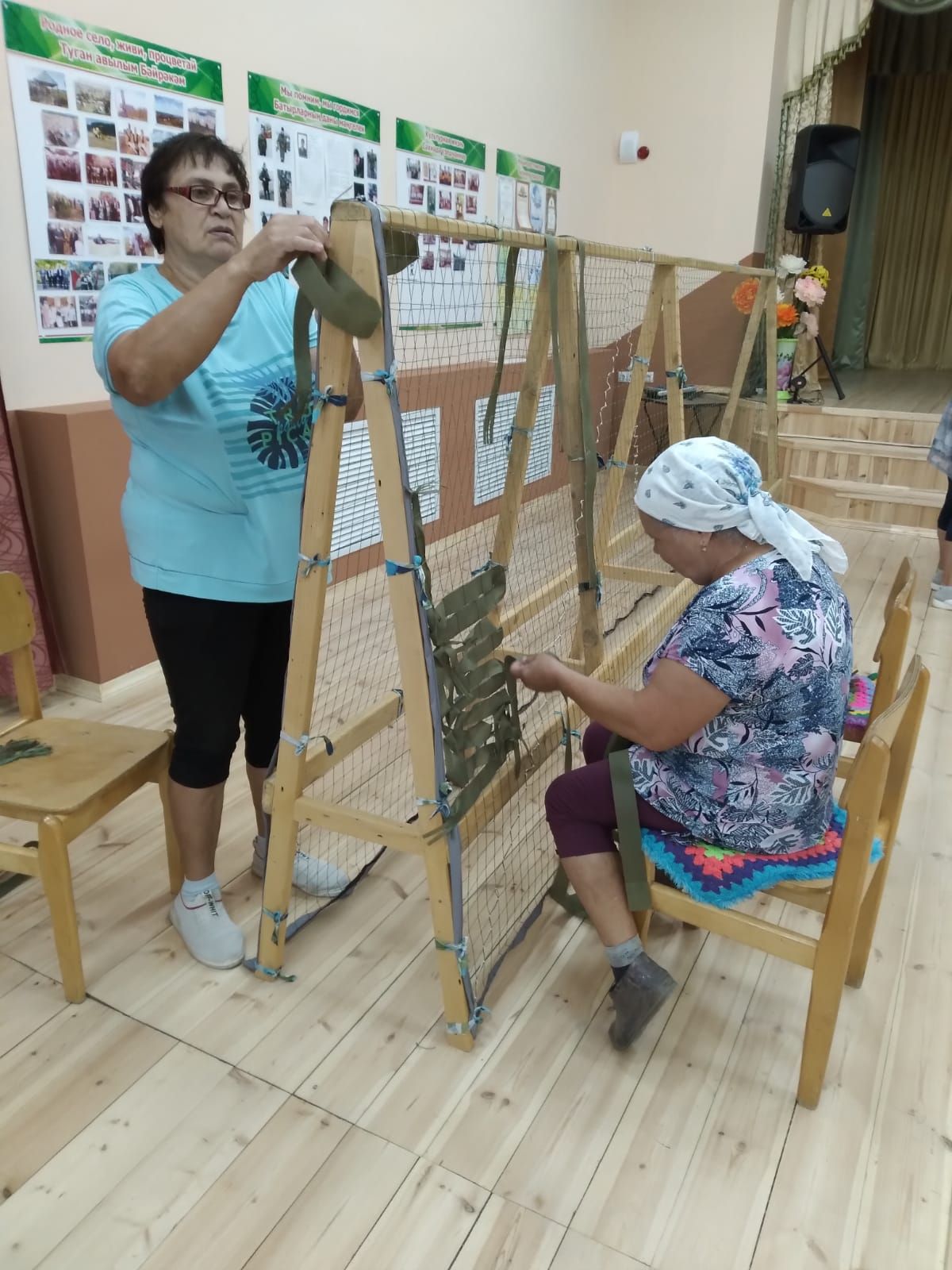 Байрякинцы приступили к плетению маскировочных сетей