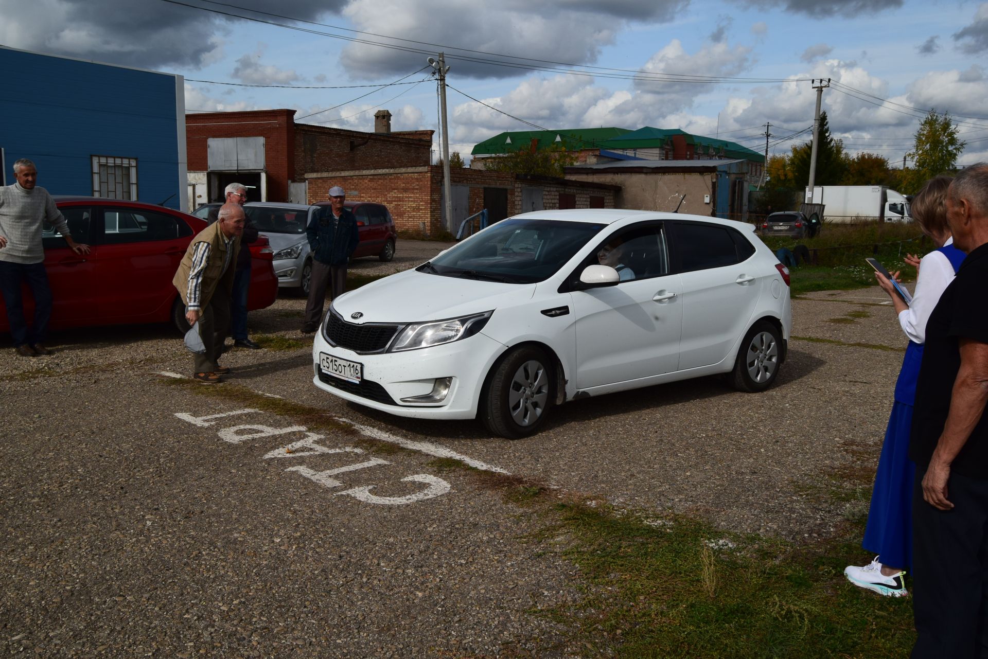 Автолюбители серебряного возраста приняли участие в конкурсе автомастерства