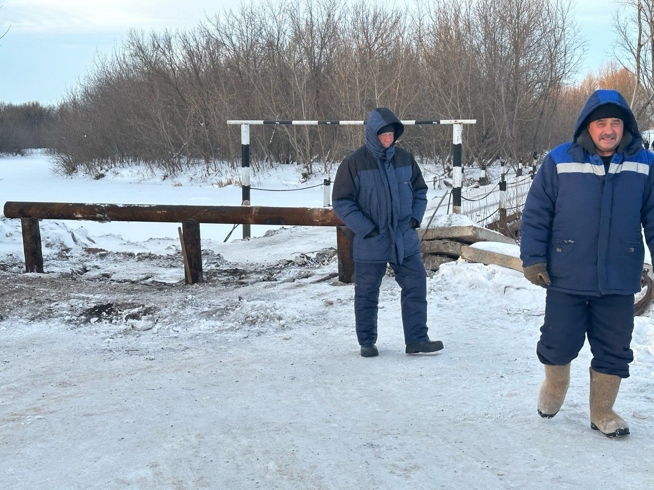 Рукотворный мост Уруссу-Октябрьский закрыт