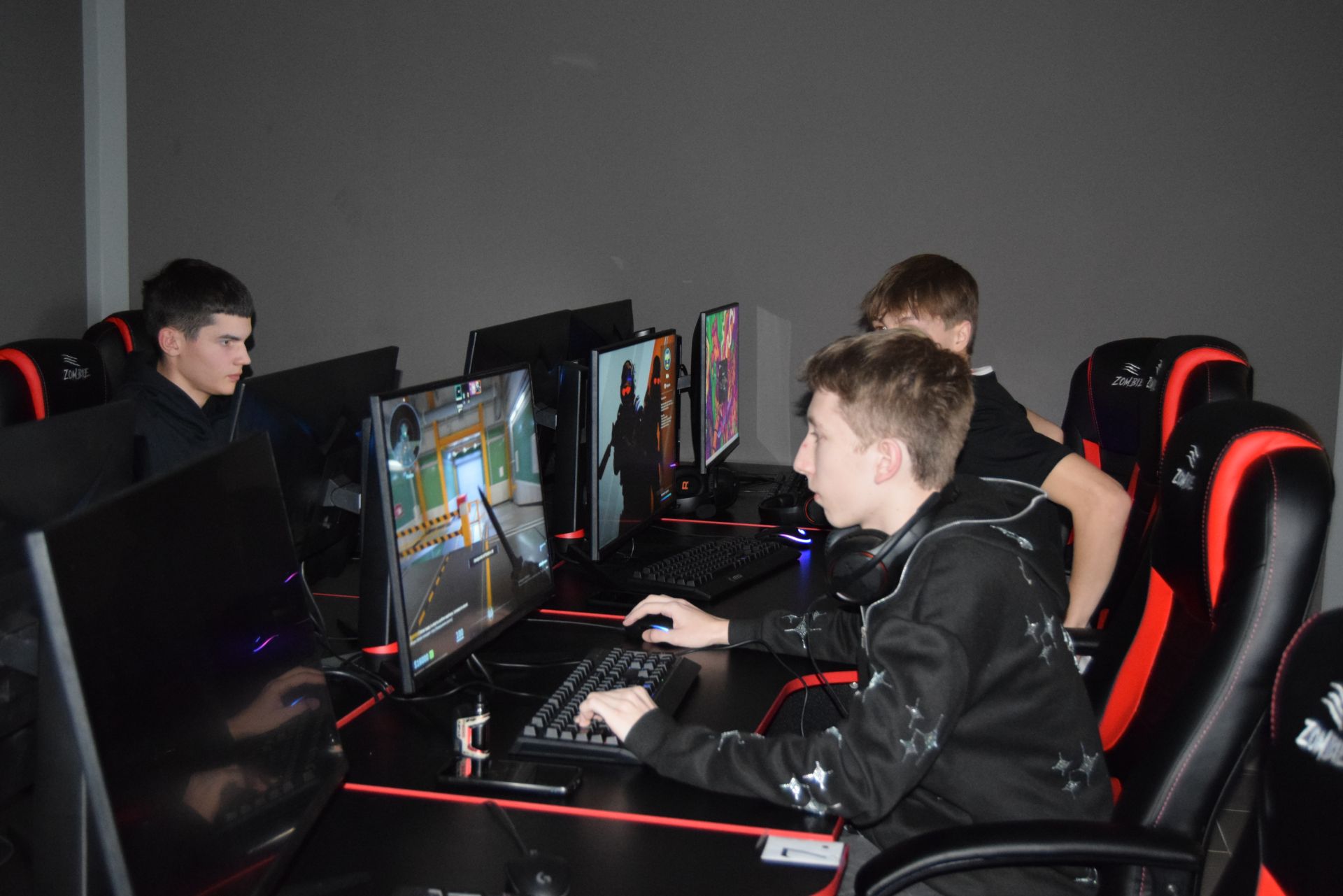 В ПМК “Атлант” прошел Кибер-турнир по CS:GO, посвященный Дню студента