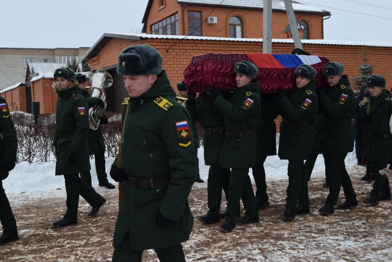 Жители района попрощались с погибшим в СВО земляком