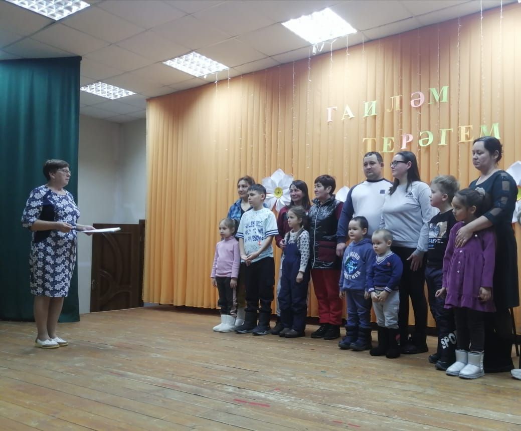 В Акбашском СДК  прошла музыкально- игровая  программа «В кругу семьи»