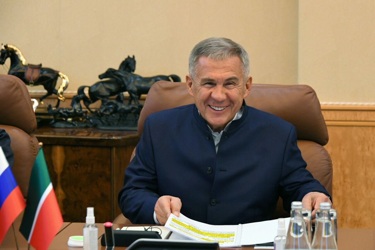 Раис Татарстана Рустам Минниханов поздравил православных христиан с Рождеством Христовым