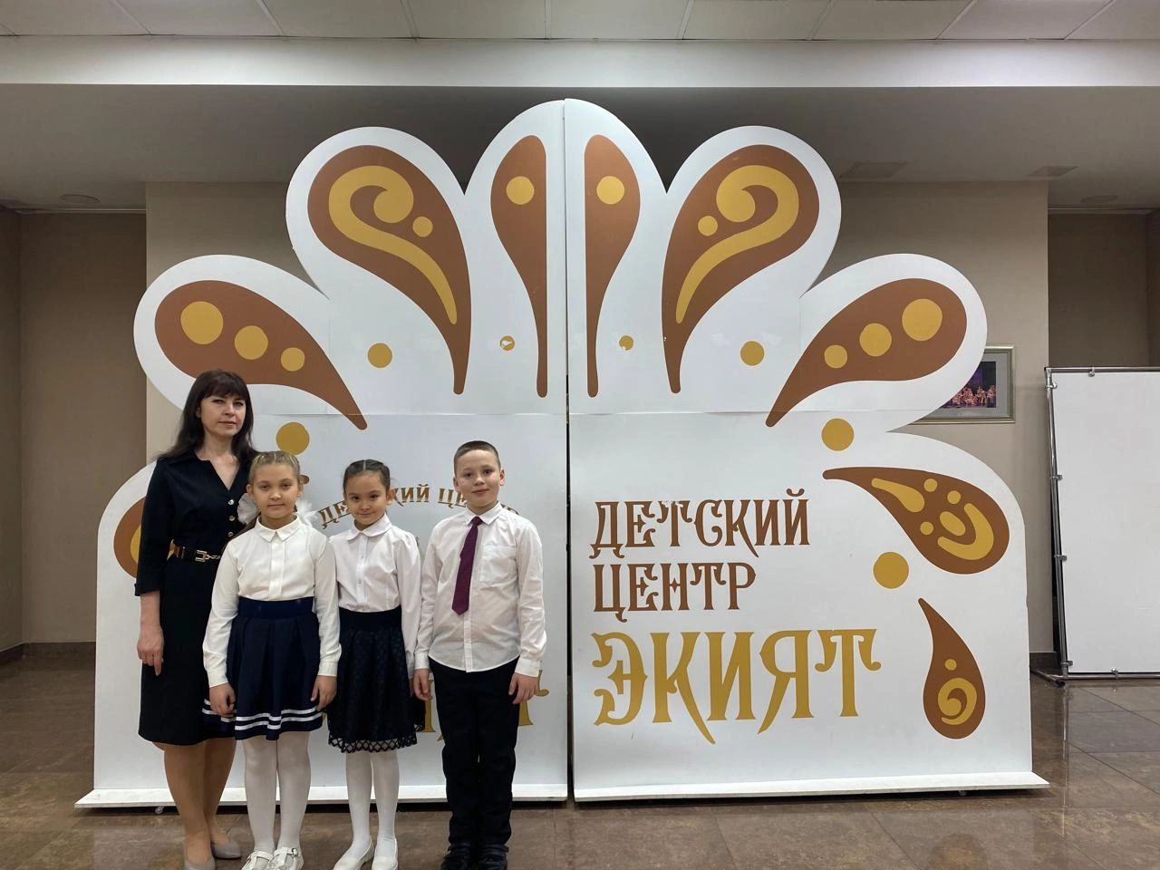 В Детском центре «Әкият» в Казани прошла торжественная церемония награждения победителей фестиваля детских и юношеских театров «Сайяр»