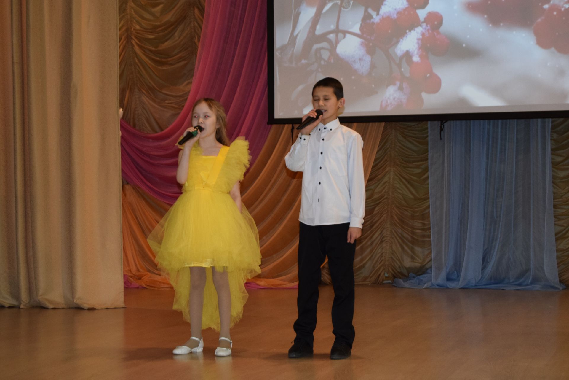 «Юные таланты» из Уруссу порадовали ребят Серафимовского ДДИ