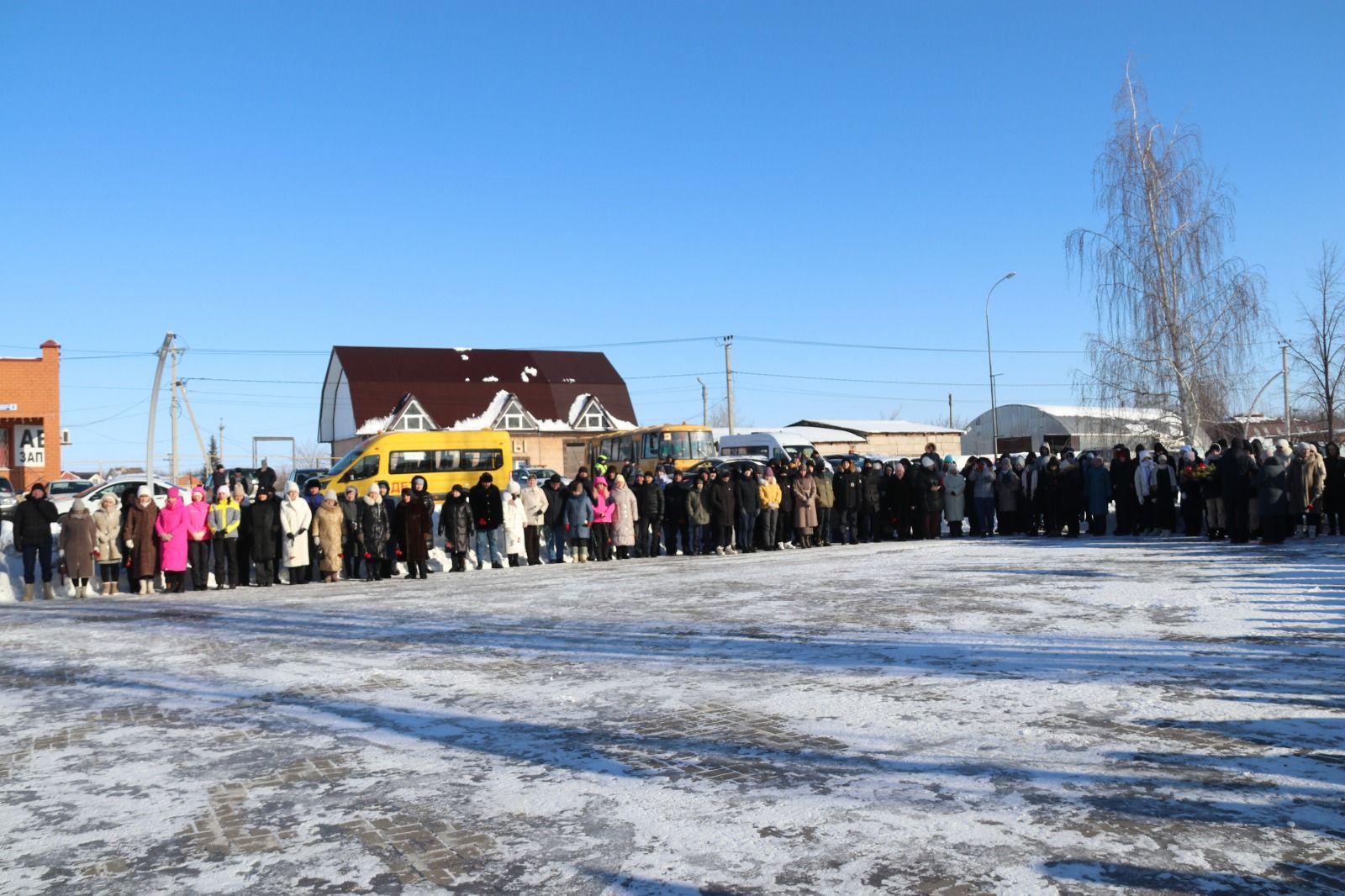 В Уруссу состоялся митинг, посвященный 35-годовщине вывода советских войск из Афганистана