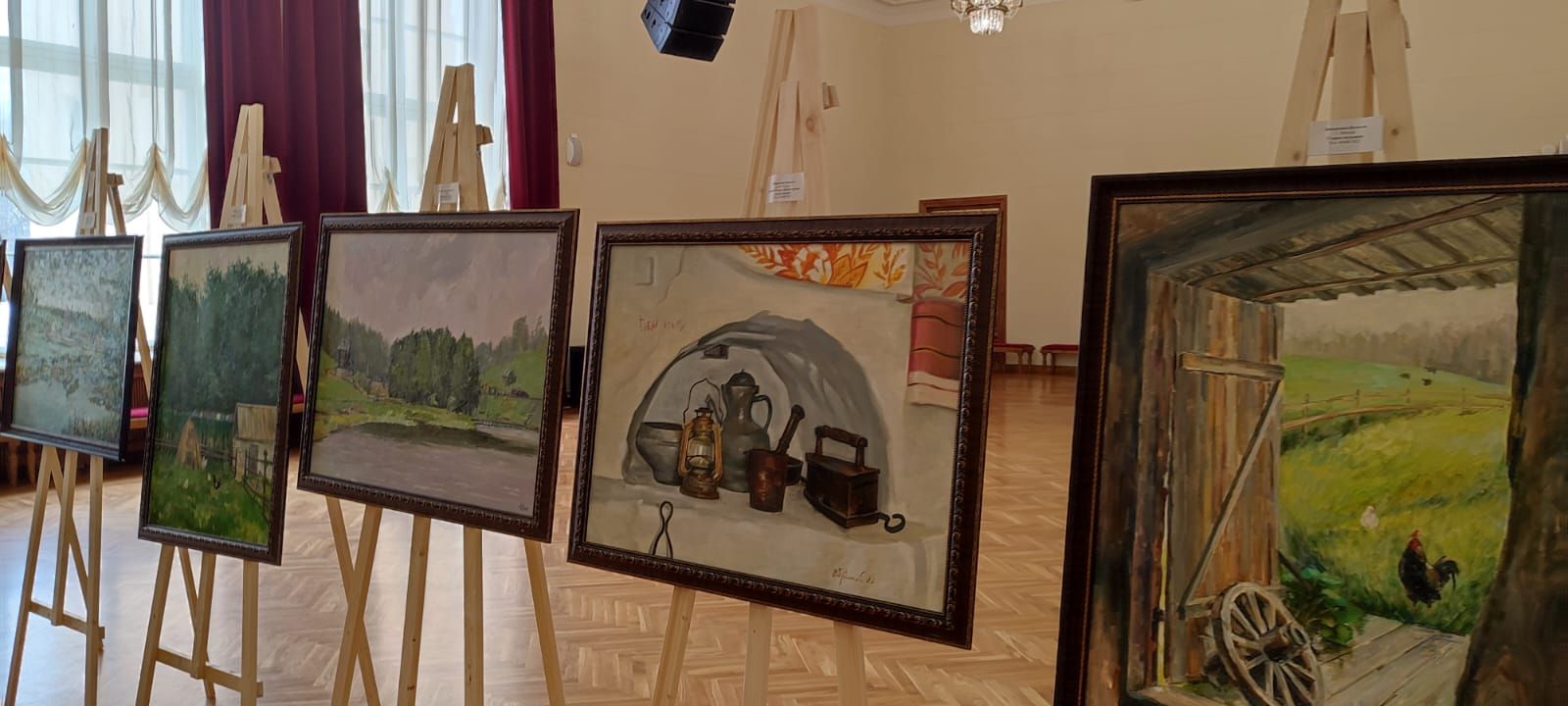 Художники Ибрагимовы из Уруссу организовали передвижную выставку картин