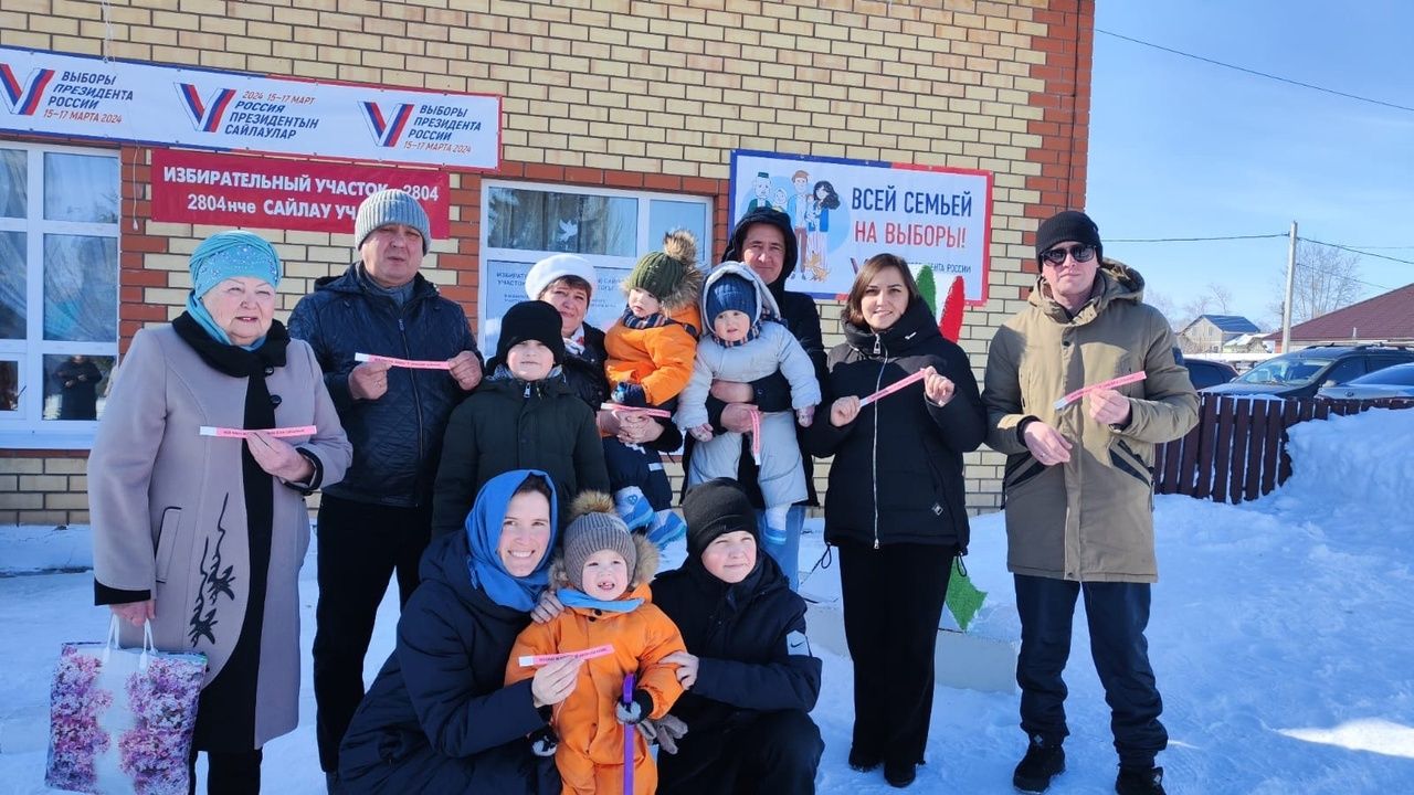 В Подгорном проголосовала чета Хикматовых