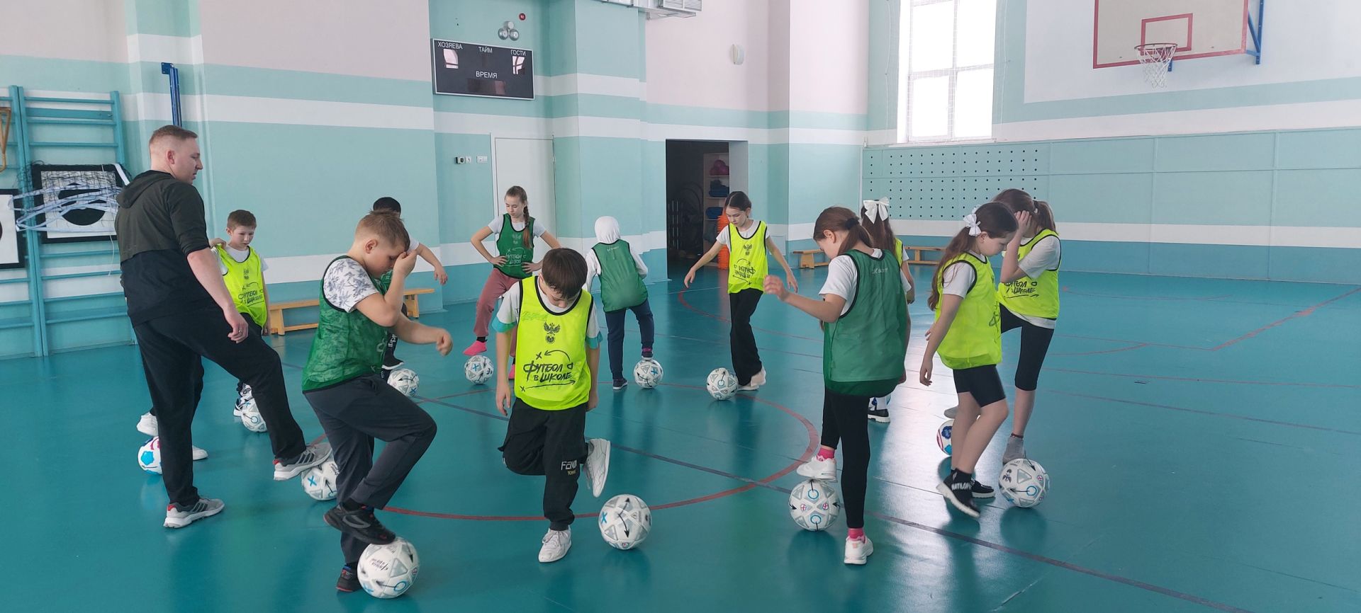 Уруссинские гимназисты успешно реализуют футбольный проект