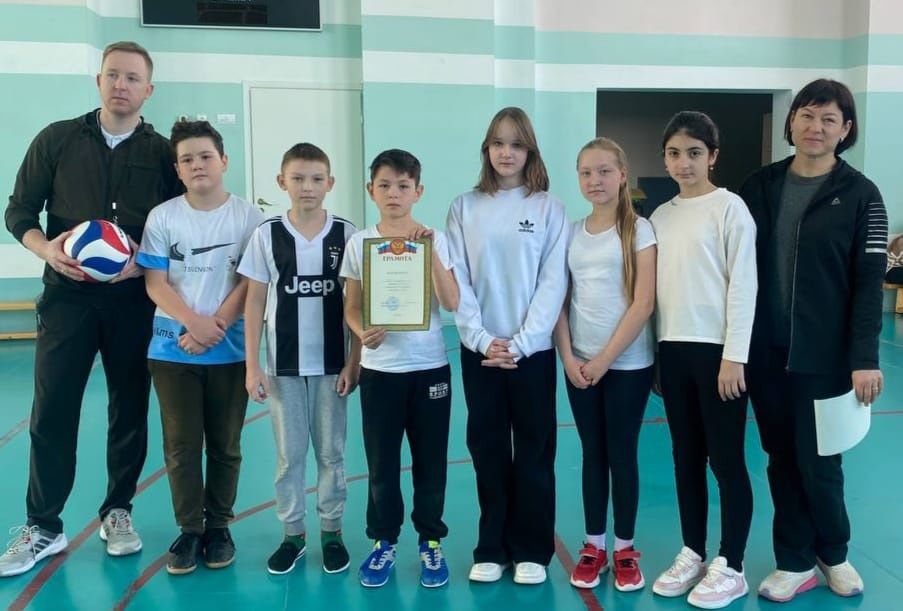Пятиклассники Уруссинской гимназии поиграли в пионербол