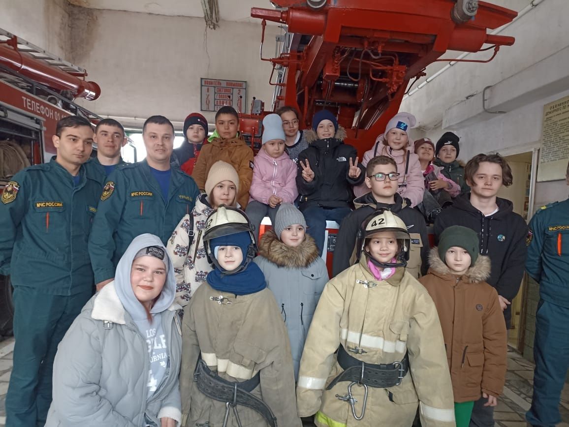 Ребята Уруссинской школы №3 побывали в гостях у пожарных