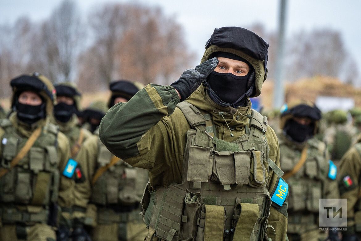 Участникам СВО, награжденным орденами и медалями, положена выплата в размере пяти окладов