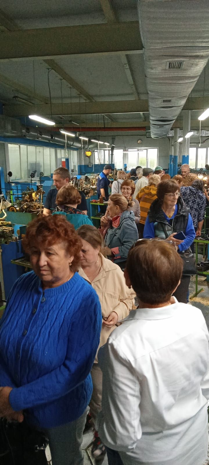 Уруссинский градообразующий завод «Электросоединитель» встретил гостей