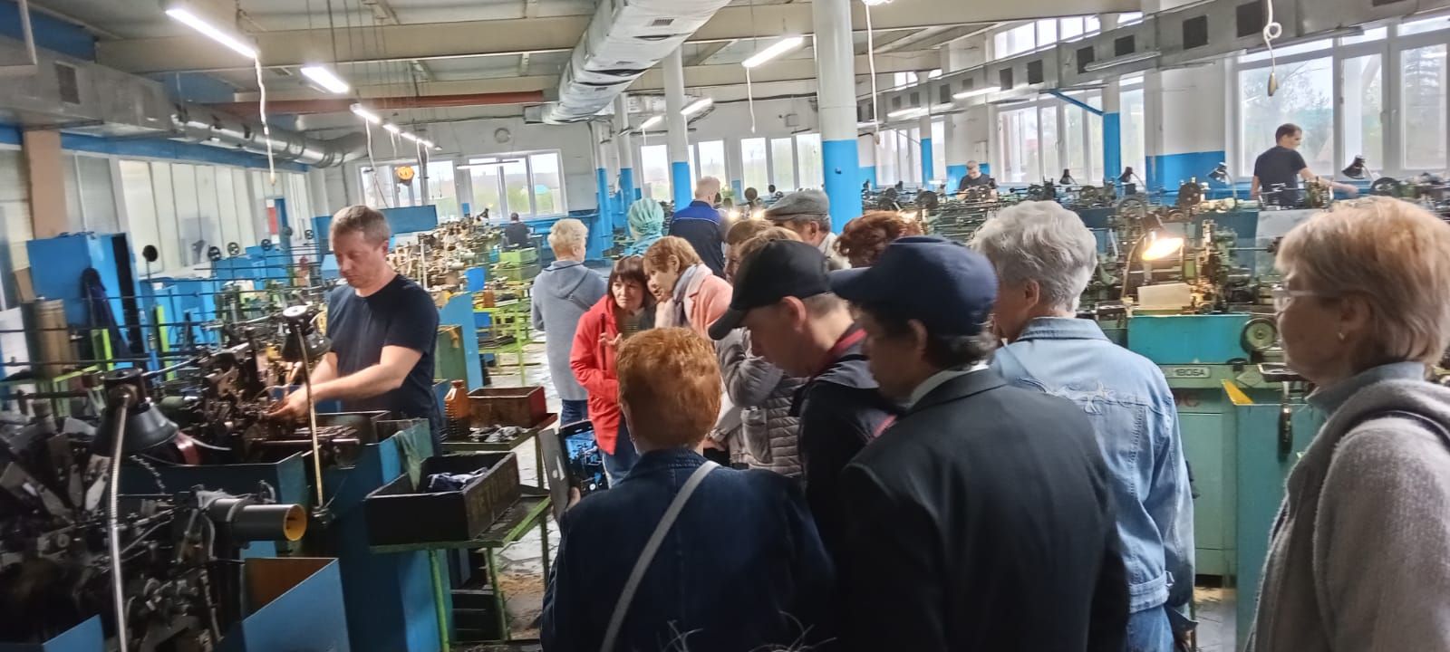 Уруссинский градообразующий завод «Электросоединитель» встретил гостей