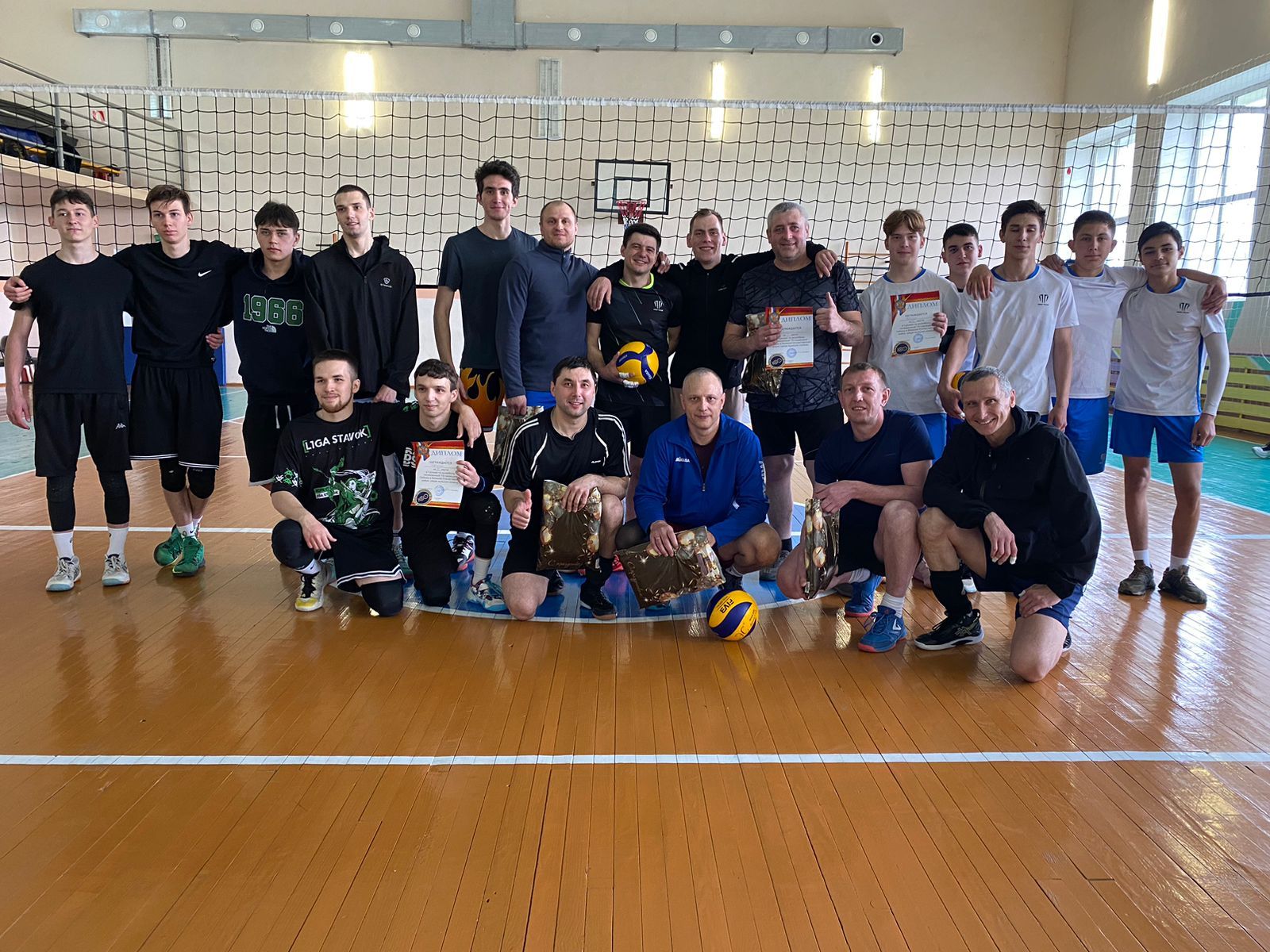 Волейбольный турнир посвященный Дню Победы прошел в Байряках