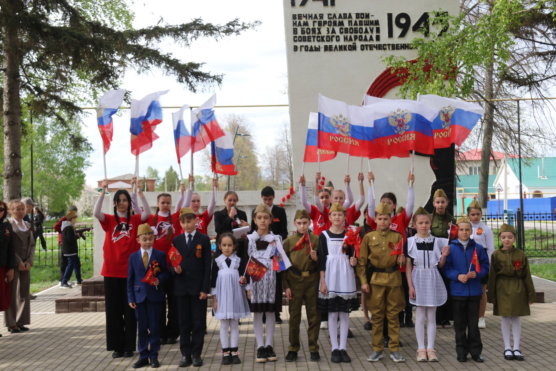 Ютазинские школьники напомнили важные даты ВОВ