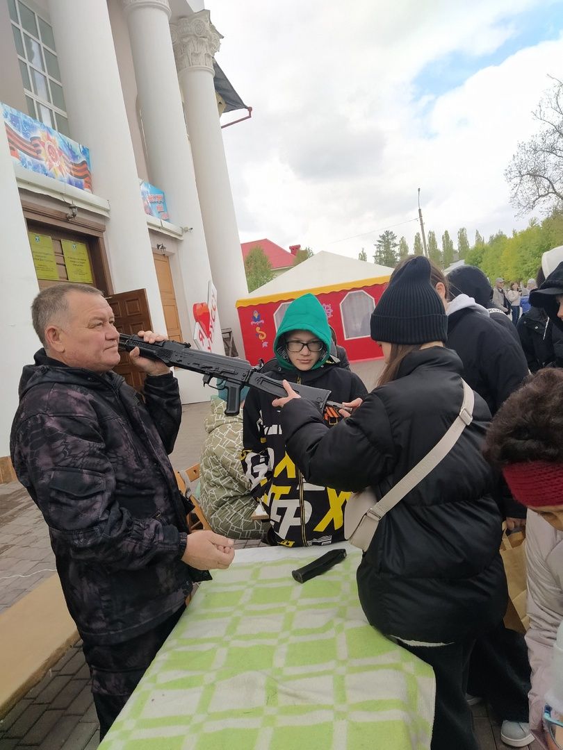 На площади РДК праздник продолжается