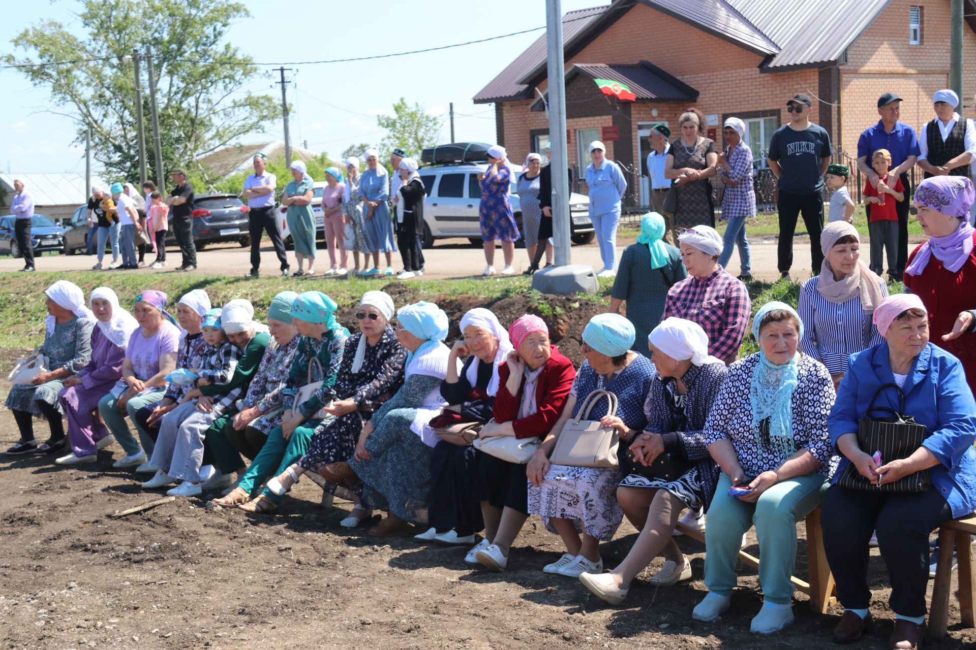 В мечети села Байряка торжественно установили минарет