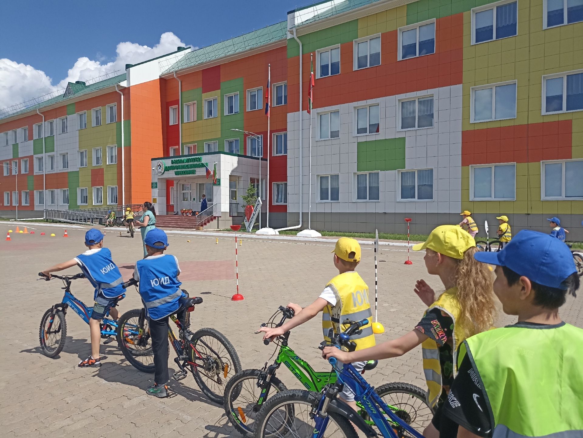 Веселое мероприятие «Вело старты» прошло в Уруссу для юных велосипедистов