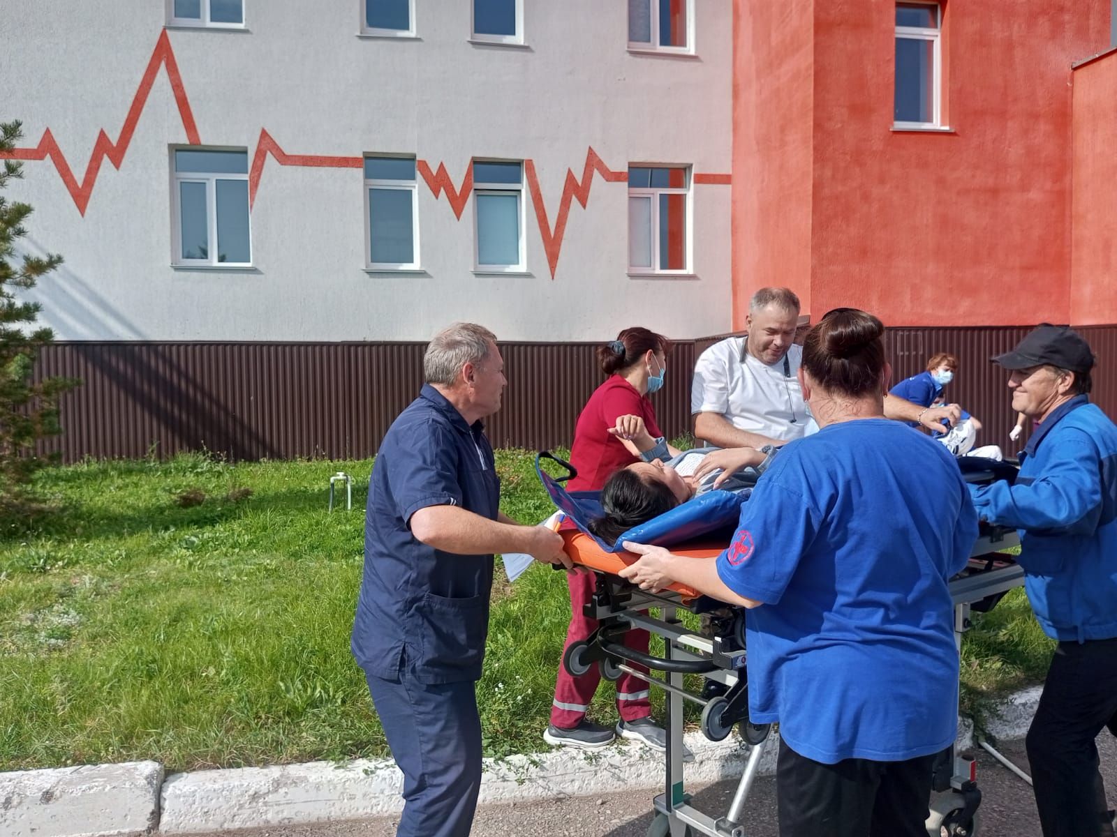 В дневном стационаре прошла учебная эвакуация