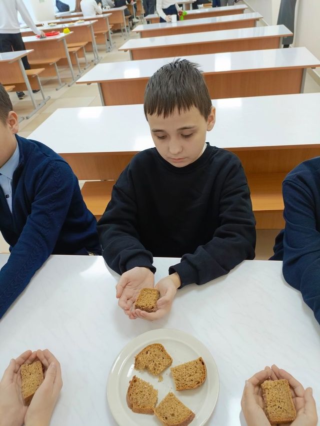 В Уруссинской  школе № 3 состоялось мероприятие, посвященное 81-й годовщине освобождения Ленинграда от фашистской блокады.