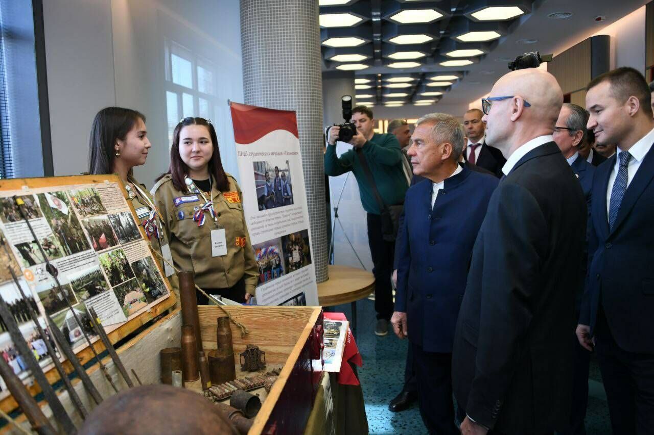 Рустам Минниханов поделился своим опытом общения со студентами КНИТУ-КХТИ