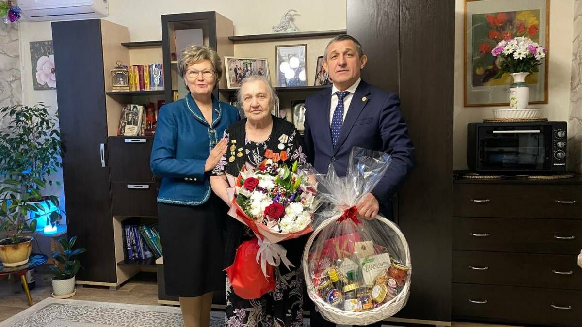 В селе Усады поздравили блокадницу, которая пережила 872 дня осады Ленинграда