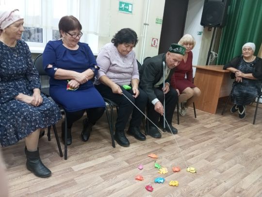 В Каклыкуле чествовали бабушек и дедушек