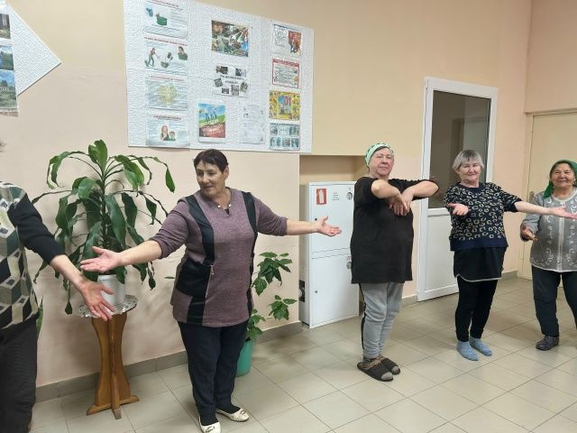 Танцуют все
