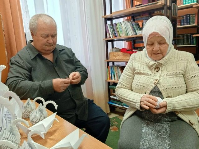 Искусство плетения из газетных трубочек
