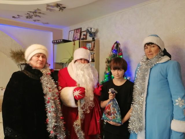 Волшебство для каждого: Дед Мороз дарит тепло