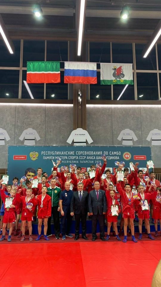 Бронза Артемия Зимина по самбо