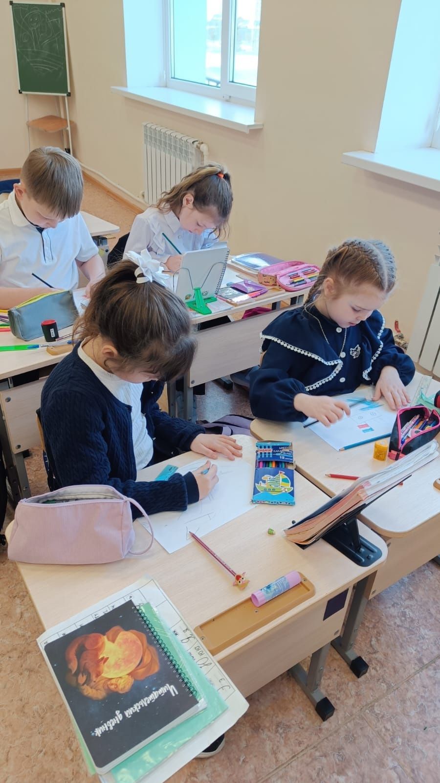 Маленькие руки, большие сердца: искры добра в сумерках войны