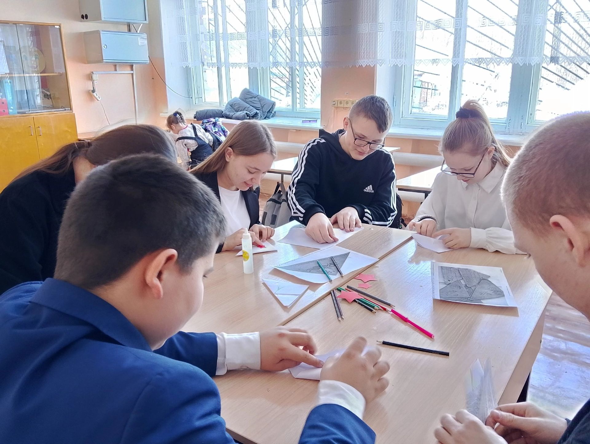 В Каракашлинском сельском клубе прошел мастер-класс «Праздничный конверт»