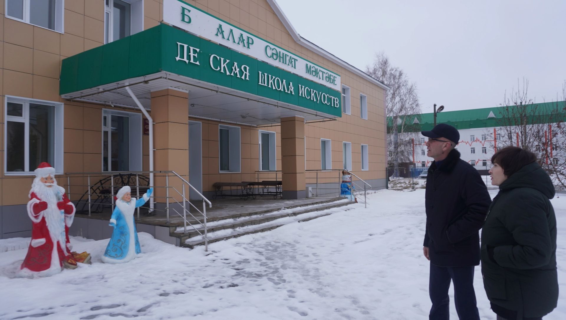 В Уруссу активно идет капитальный ремонт  Районного дома культуры и детской школы искусств