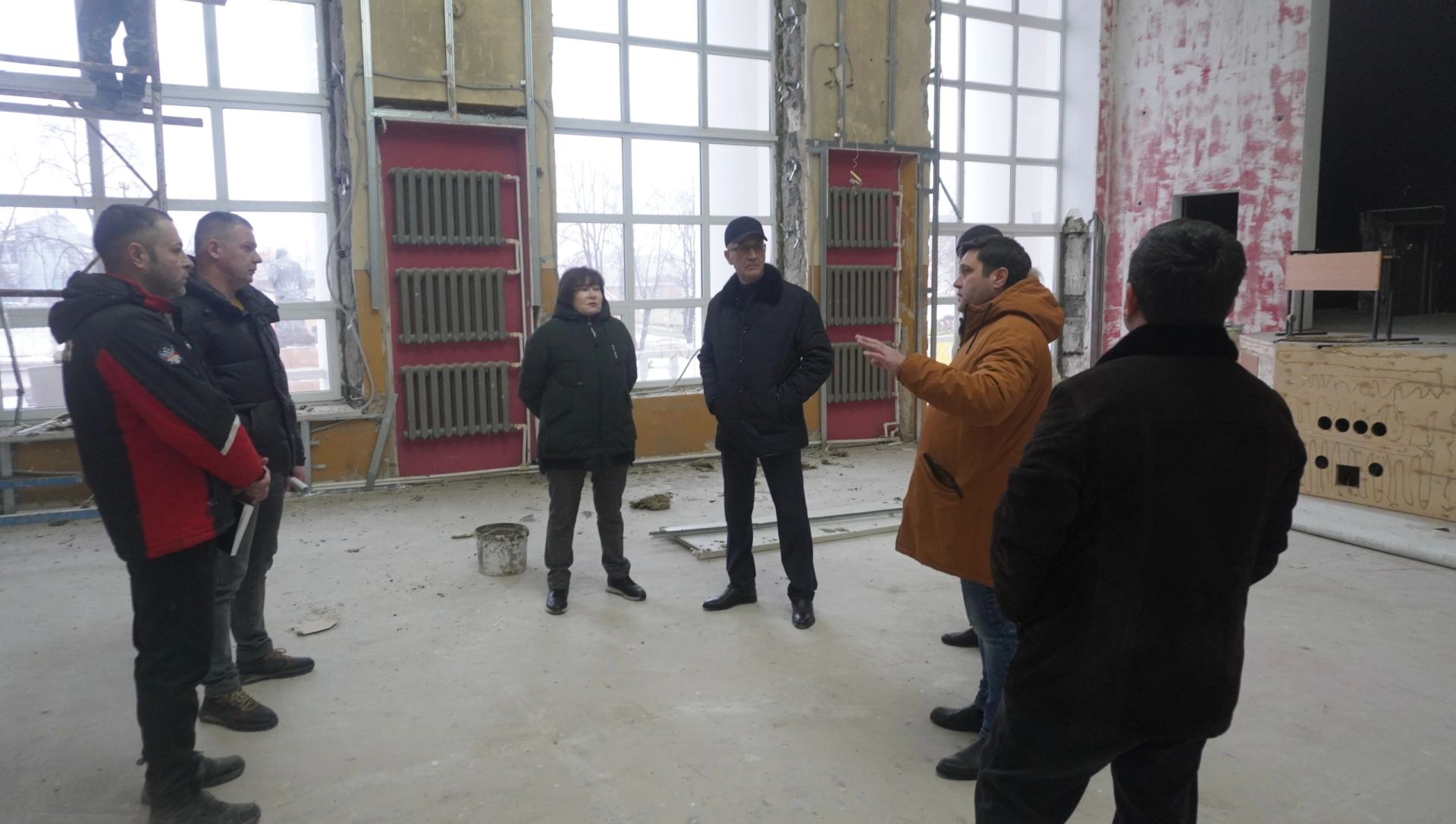 В Уруссу активно идет капитальный ремонт  Районного дома культуры и детской школы искусств