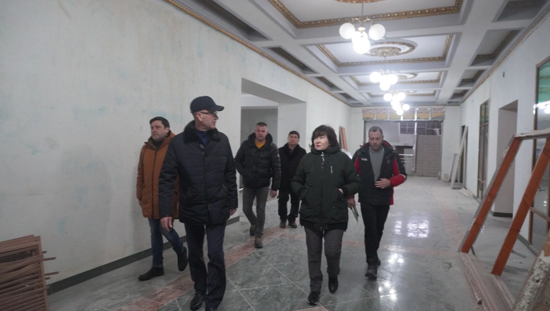 В Уруссу активно идет капитальный ремонт  Районного дома культуры и детской школы искусств