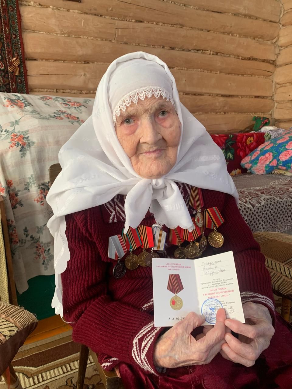 Тепло и уважение: вручение медалей ветеранам Ютазинского района