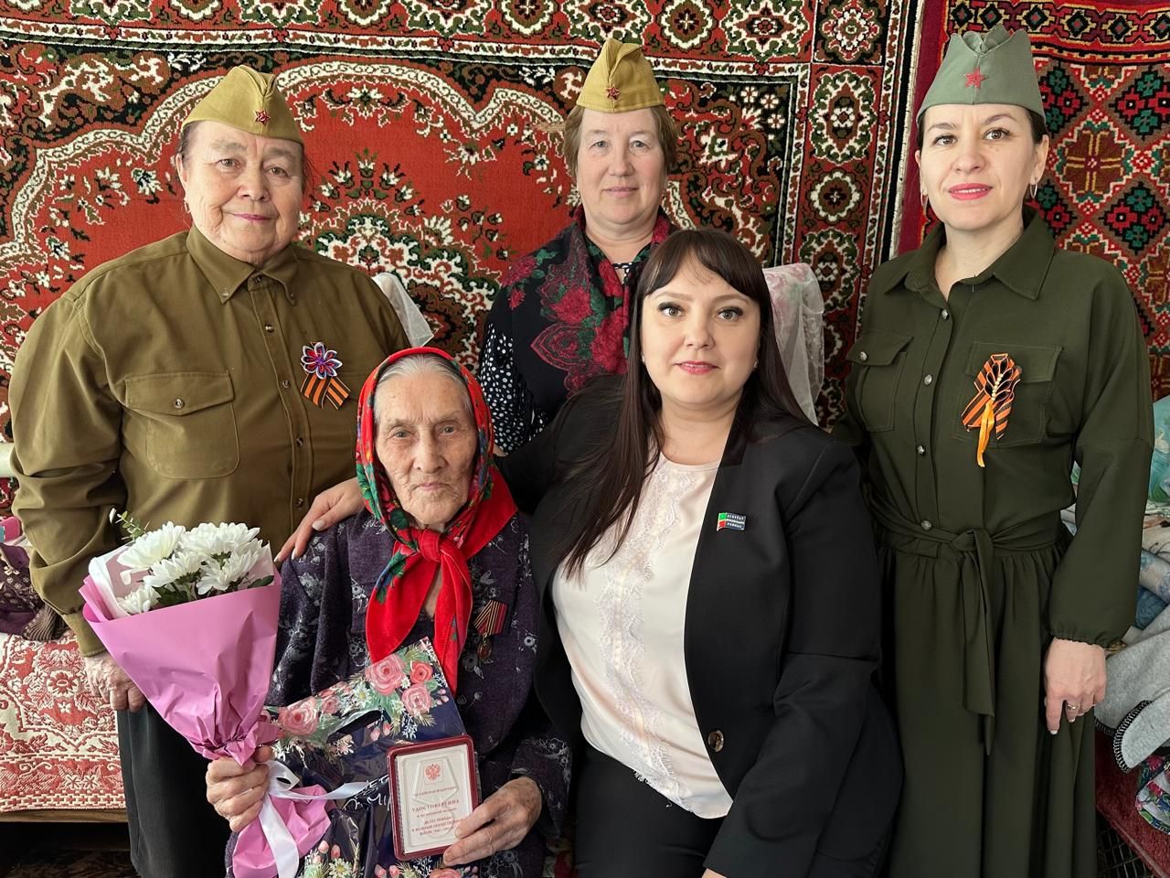 Тепло и уважение: вручение медалей ветеранам Ютазинского района