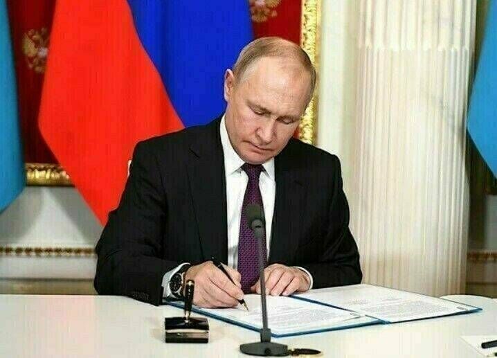 Владимир Путин продлил программу материнского капитала до 2030 года