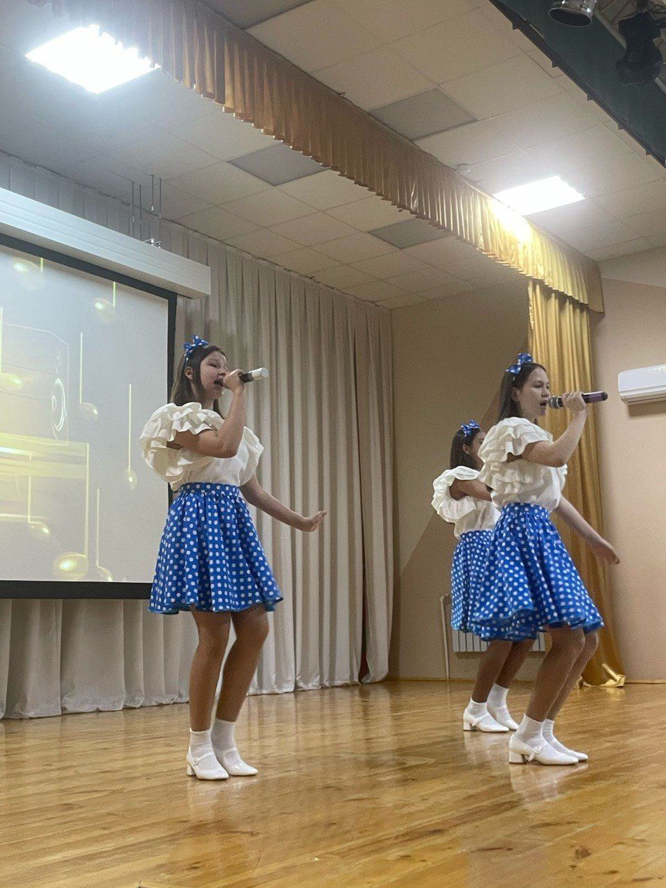 В Уруссинской гимназии чествовали работников ЖКХ и бытового обслуживания