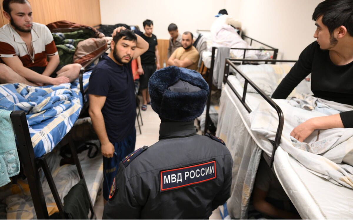 Как Россия планирует взаимодействовать с мигрантами: депортация нелегалов и содействие в адаптации