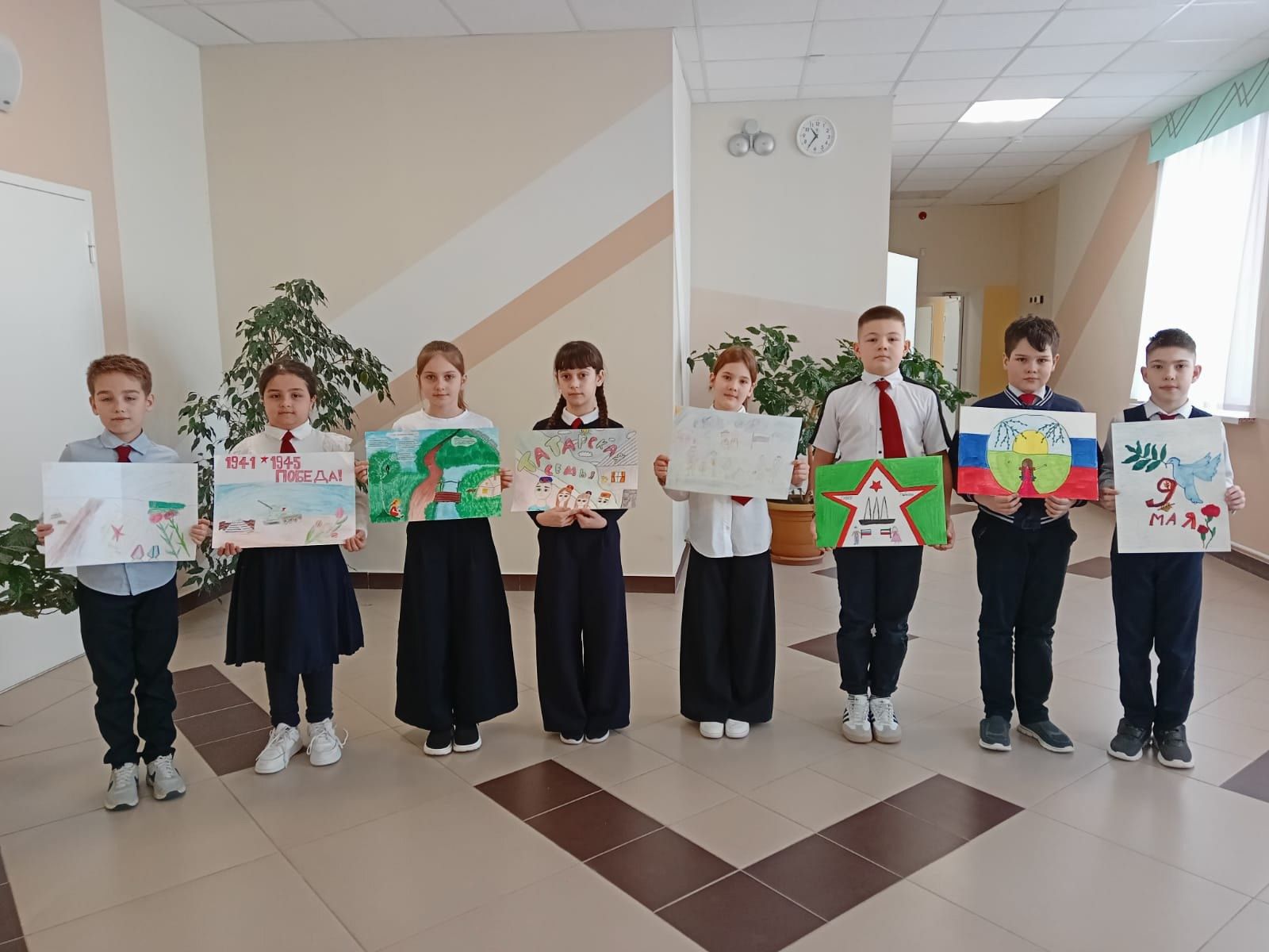 Гимназисты приняли участие в муниципальном этапе республиканского конкурса детских рисунков «С чего начинается Родина»