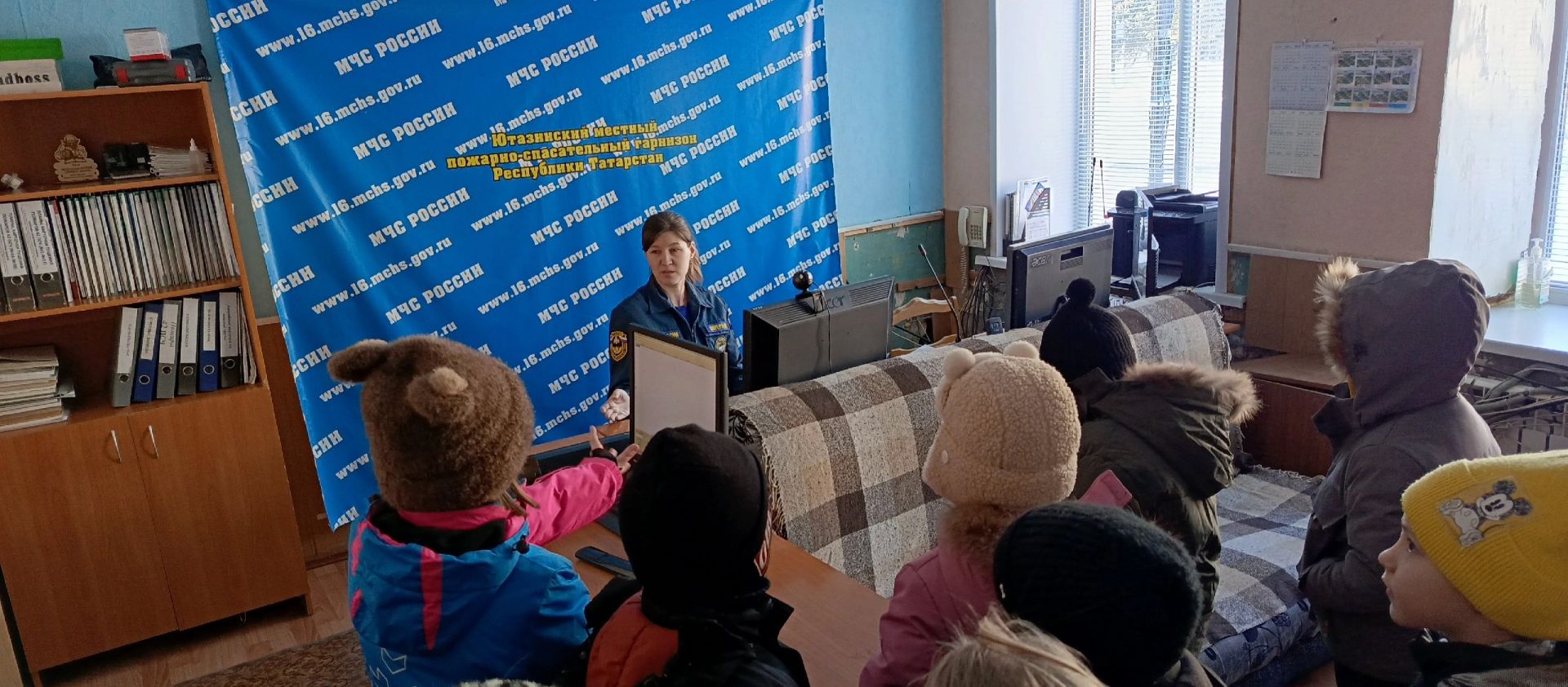 Ученики Уруссинской школы №2 посетили пожарную часть в рамках Всероссийского урока безопасности