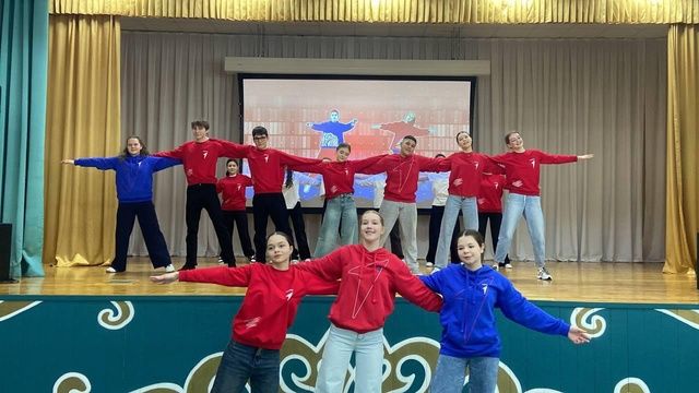 Праздничный концерт в честь 8 Марта: весеннее настроение в гимназии