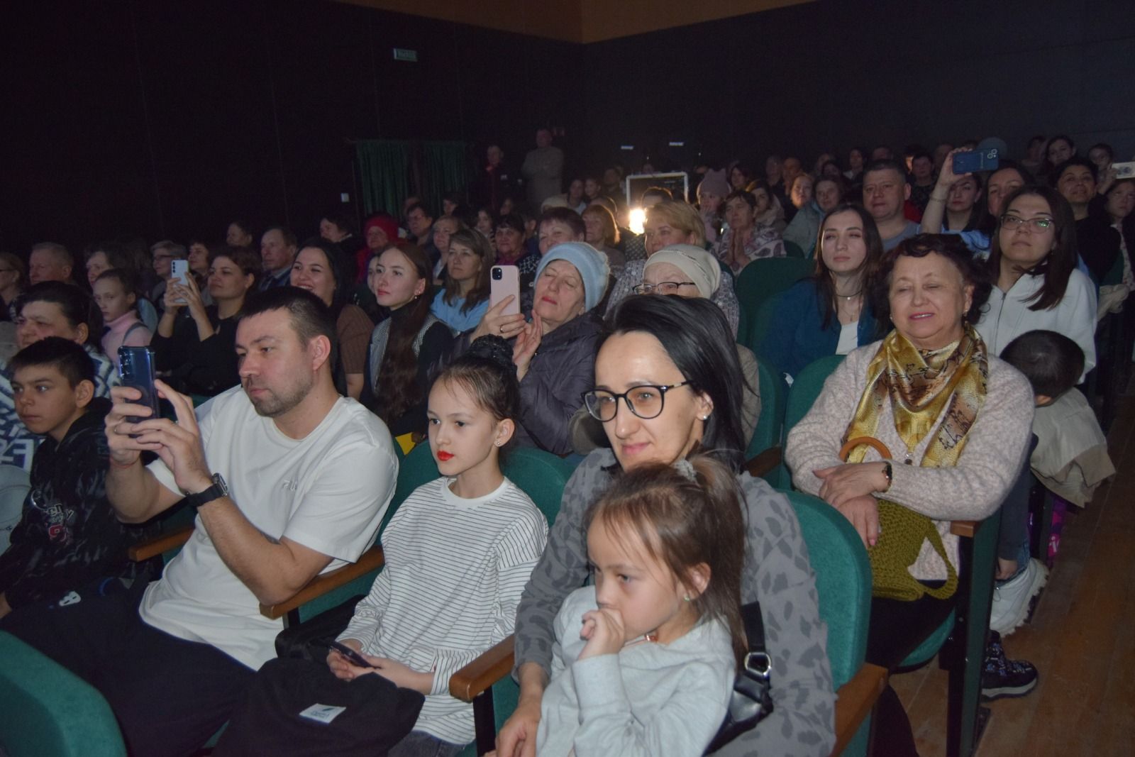 Ютазинцы рукоплескали первому весеннему празднику