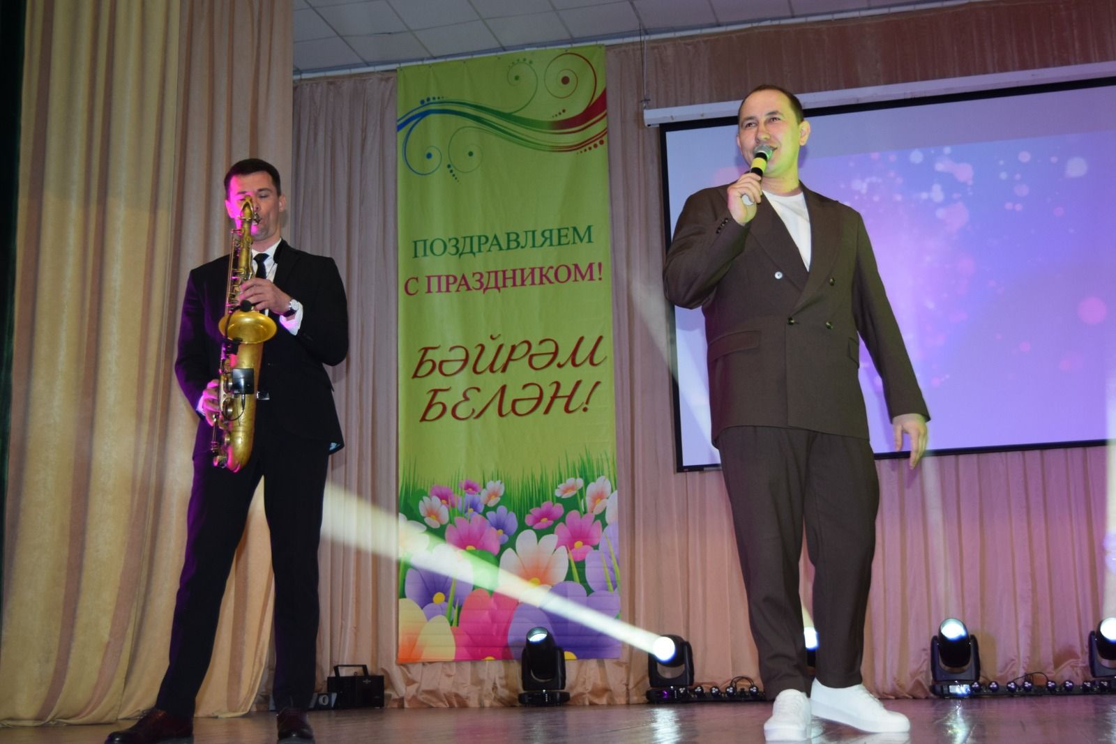 Ютазинцы рукоплескали первому весеннему празднику