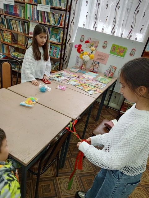 Литературная игра «А ну-ка, девочки!» в Дым-Тамакской сельской библиотеке