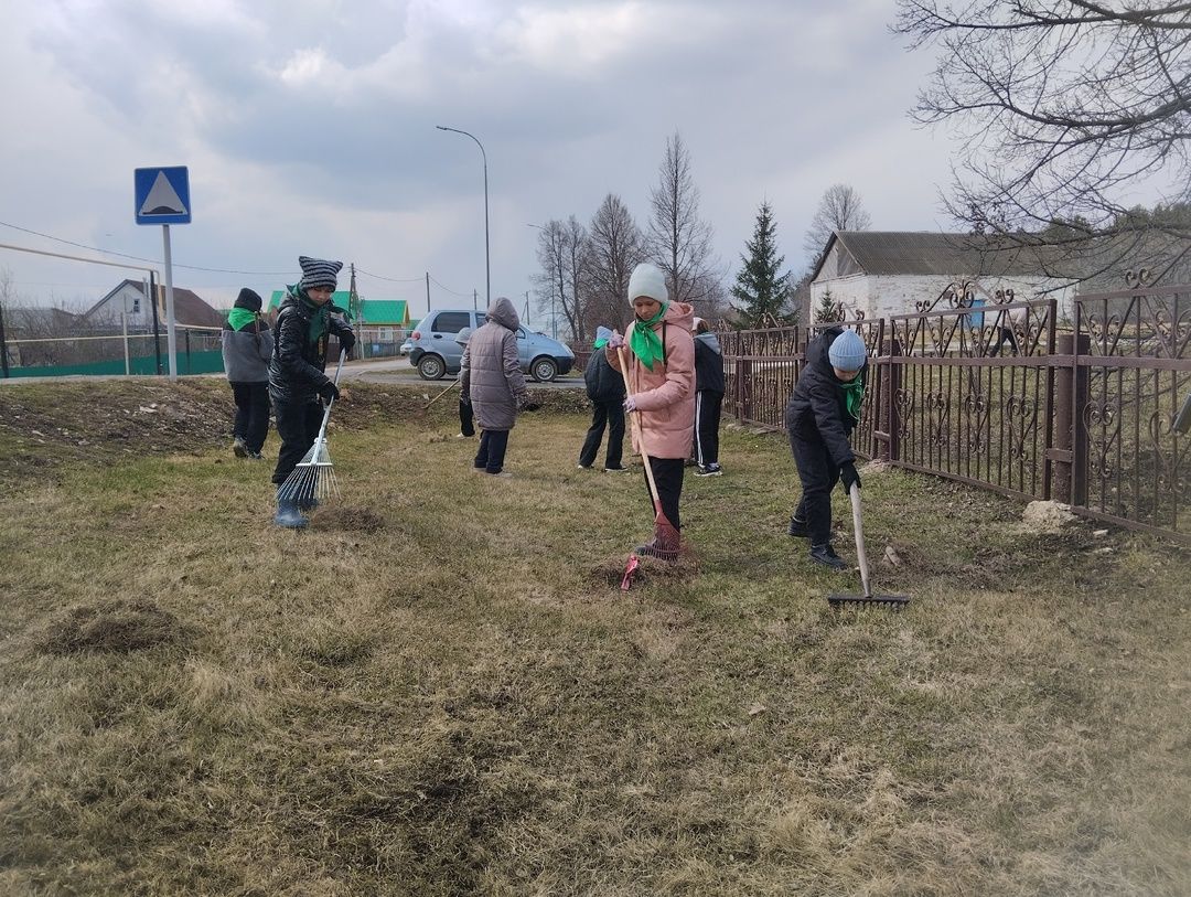Экологический субботник в Байрякинской школе