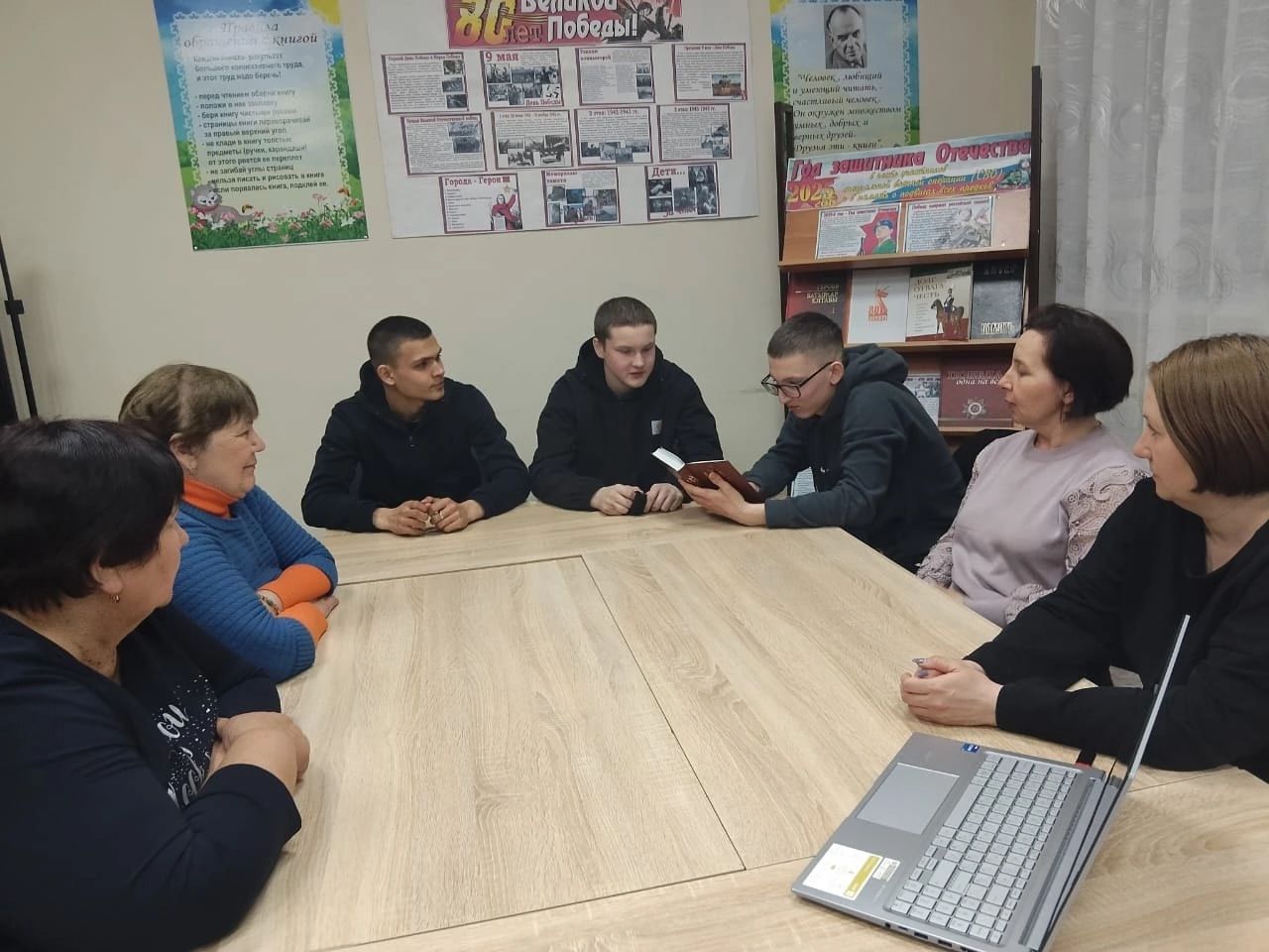 Тематическая выставка книг Габдуллы Тукая в Каракашлинской библиотеке